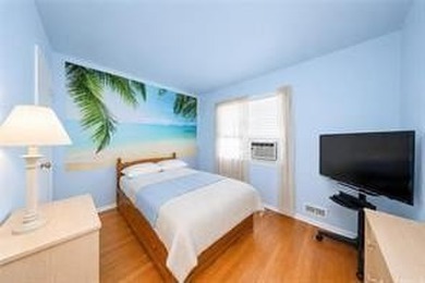 Welcome to 176 Tysens Lane, a beautifully maintained corner - photo 10