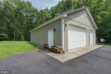 Welcome to your furnished Lake Anna getaway in the sought-after - photo 44