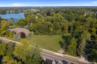 Hammond Lake Lot For Sale in Bloomfield Hills Michigan