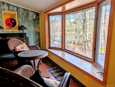 Welcome to the quintessential lake house in the storybook - photo 1