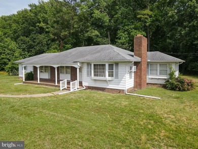 Situated on approximately 3.92 acres and surrounded by mature - photo 3