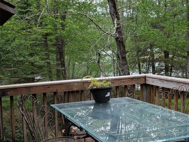 Welcome to the quintessential lake house in the storybook - photo 4