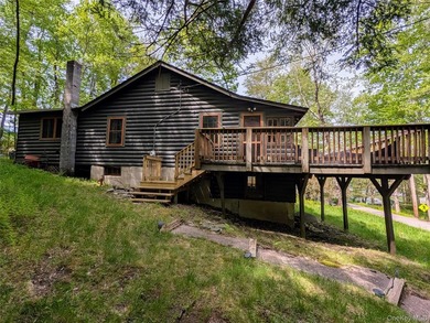 Welcome to the quintessential lake house in the storybook - photo 5