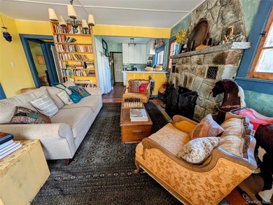 Welcome to the quintessential lake house in the storybook - photo 9