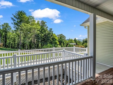 Brand new roof! 3 Bedrooms + Office, large upstairs flex space - photo 4