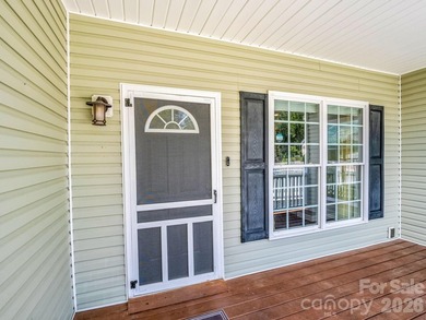 Brand new roof! 3 Bedrooms + Office, large upstairs flex space - photo 5