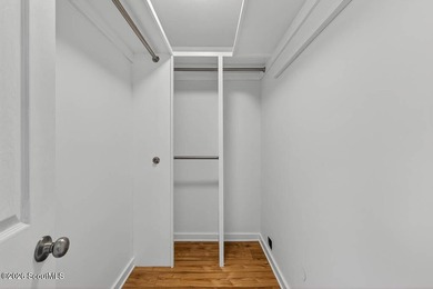 LIKE NEW and completely renovated from top to bottom, this - photo 18