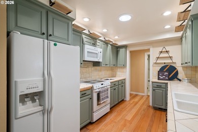 Rare opportunity to own a fully equipped horse property on 5.65 - photo 18