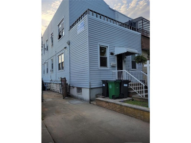 Location, Location, Location!! 2 family home with 5 bedrooms & 2 - photo 1