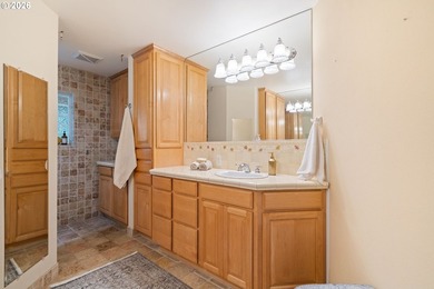 Rare opportunity to own a fully equipped horse property on 5.65 - photo 25