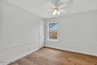 LIKE NEW and completely renovated from top to bottom, this - photo 27