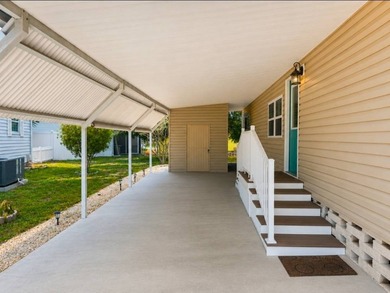 Welcome to this BEAUTIFULLY UPDATED, MOVE-IN READY 2-bedroom - photo 7