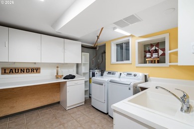 Rare opportunity to own a fully equipped horse property on 5.65 - photo 37