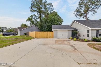 LIKE NEW and completely renovated from top to bottom, this - photo 38