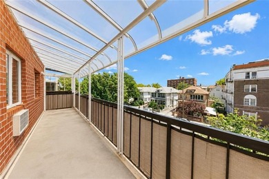Rare-find semi-detached 3-bedroom, 2-bath condo with a private - photo 10