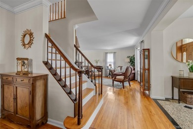 Nestled in the heart of Bayside, this beautifully maintained and - photo 2