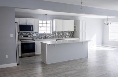 Boasting 2,288 square feet, this spacious home features 3 - photo 3