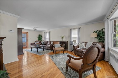 Nestled in the heart of Bayside, this beautifully maintained and - photo 5