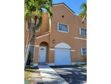 Lake Townhome/Townhouse For Sale in Miami, Florida