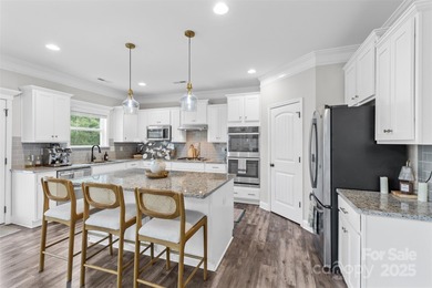 Welcome to this impeccably maintained, farmhouse-inspired - photo 12