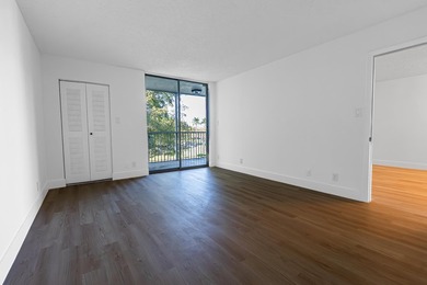 Fully renovated 2-bedroom, 2-bath condo located in the gated - photo 5