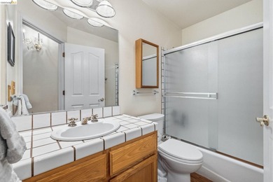 Experience the beauty of foothill living in this elegant home - photo 18
