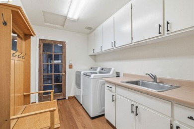 Experience the beauty of foothill living in this elegant home - photo 19