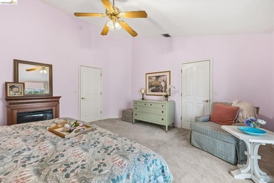 Experience the beauty of foothill living in this elegant home - photo 22