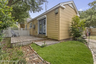 Wonderful Home Just Blocks from the Beach! Walking distance also - photo 27