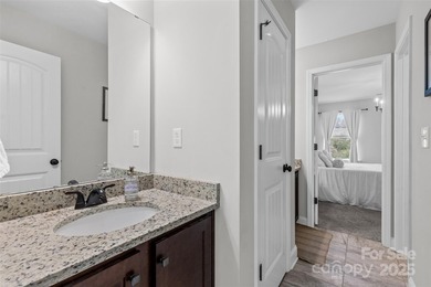 Welcome to this impeccably maintained, farmhouse-inspired - photo 28