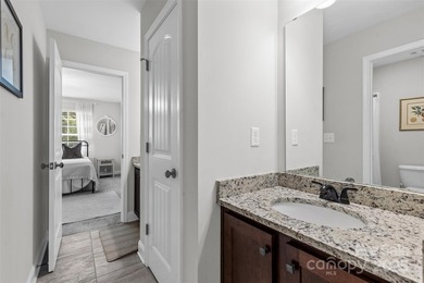 Welcome to this impeccably maintained, farmhouse-inspired - photo 29