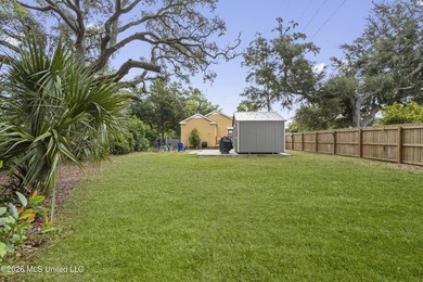 Wonderful Home Just Blocks from the Beach! Walking distance also - photo 29
