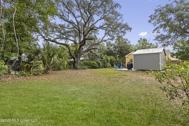 Wonderful Home Just Blocks from the Beach! Walking distance also - photo 30