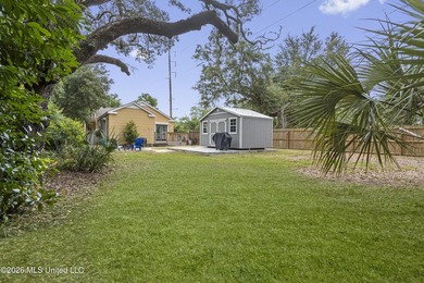 Wonderful Home Just Blocks from the Beach! Walking distance also - photo 31