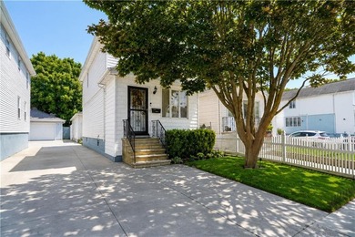 Welcome home to this charming 3-bedroom, 2-bath Colonial - photo 2