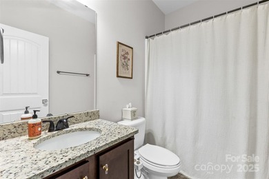 Welcome to this impeccably maintained, farmhouse-inspired - photo 32