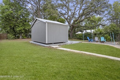 Wonderful Home Just Blocks from the Beach! Walking distance also - photo 33