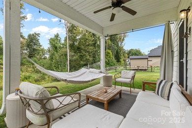 Welcome to this impeccably maintained, farmhouse-inspired - photo 35