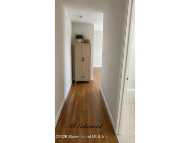 Condo in great location. Close to all transportation and - photo 6