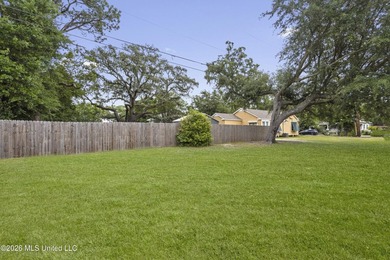 Wonderful Home Just Blocks from the Beach! Walking distance also - photo 37