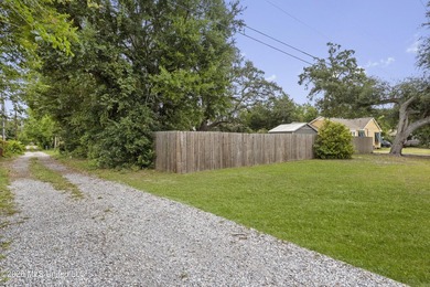 Wonderful Home Just Blocks from the Beach! Walking distance also - photo 38