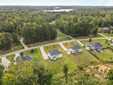 Welcome to this impeccably maintained, farmhouse-inspired - photo 39