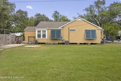 Wonderful Home Just Blocks from the Beach! Walking distance also - photo 39