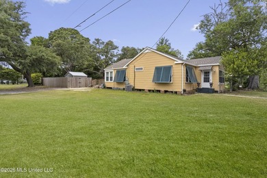 Wonderful Home Just Blocks from the Beach! Walking distance also - photo 40