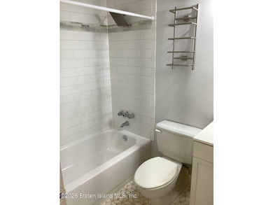 Condo in great location. Close to all transportation and - photo 10