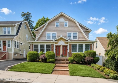 Large Side By Side 2 Family In Great Location ! Main House - photo 2