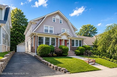 Large Side By Side 2 Family In Great Location ! Main House - photo 3