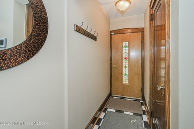 Large Side By Side 2 Family In Great Location ! Main House - photo 7