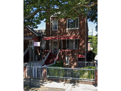 Opportunity For Investors Or Owner-Occupants Looking For A Solid - photo 1