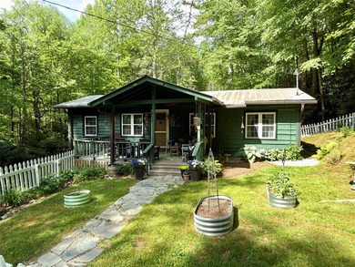 Tucked away on a peaceful 2-acre parcel in the heart of Western - photo 2